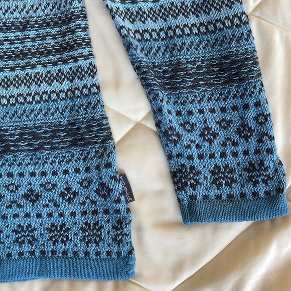 Woolrich women’s small blue print tie neck like new pull over sweater - Picture 3 of 7